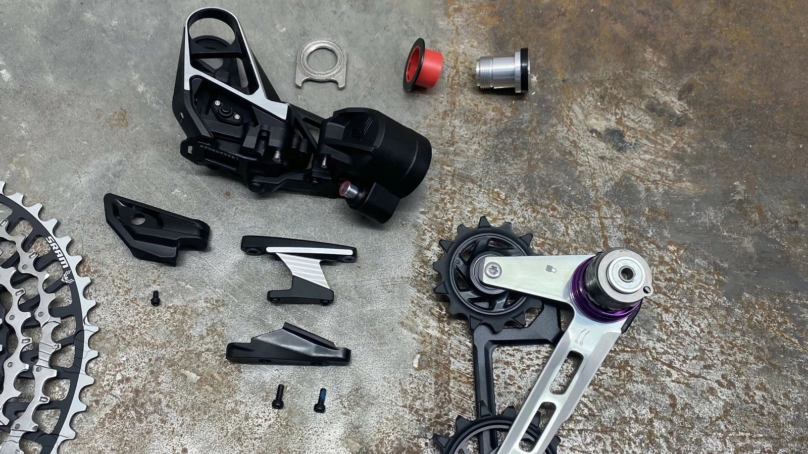 Shimano Verkäufe -Shimano Verkäufe SRAMTransmissionDerailleurDisassembled